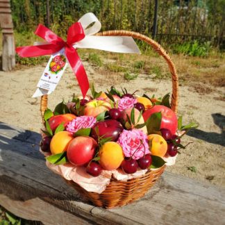 Съедобный букет 244. Корзина с фруктами